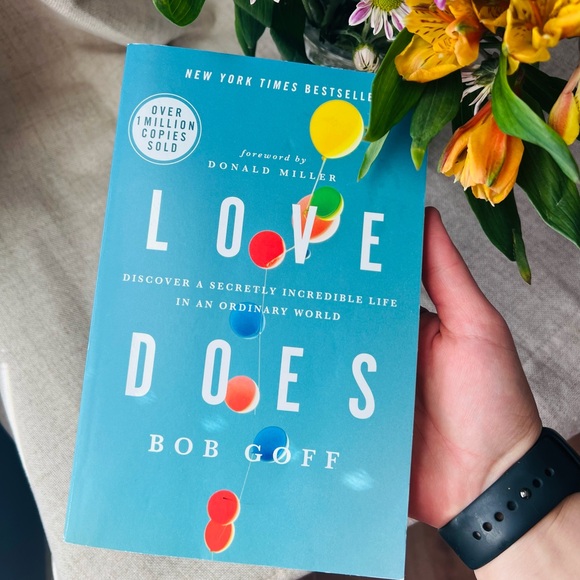 Other - Love Does by Bob Goff Book